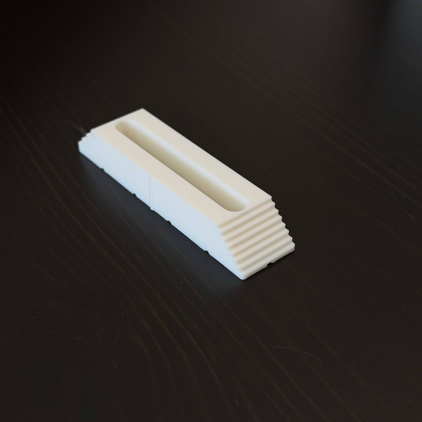 Low-Profile Hold-Down Clamp